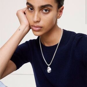 Chic Silver Necklace with Crystal Pendant